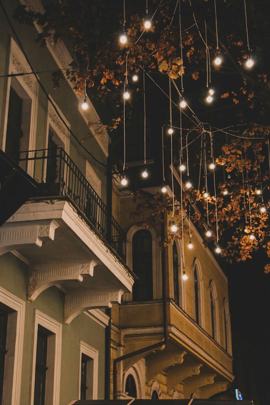 Cozy Christmas Balcony with a Minimalist Glow