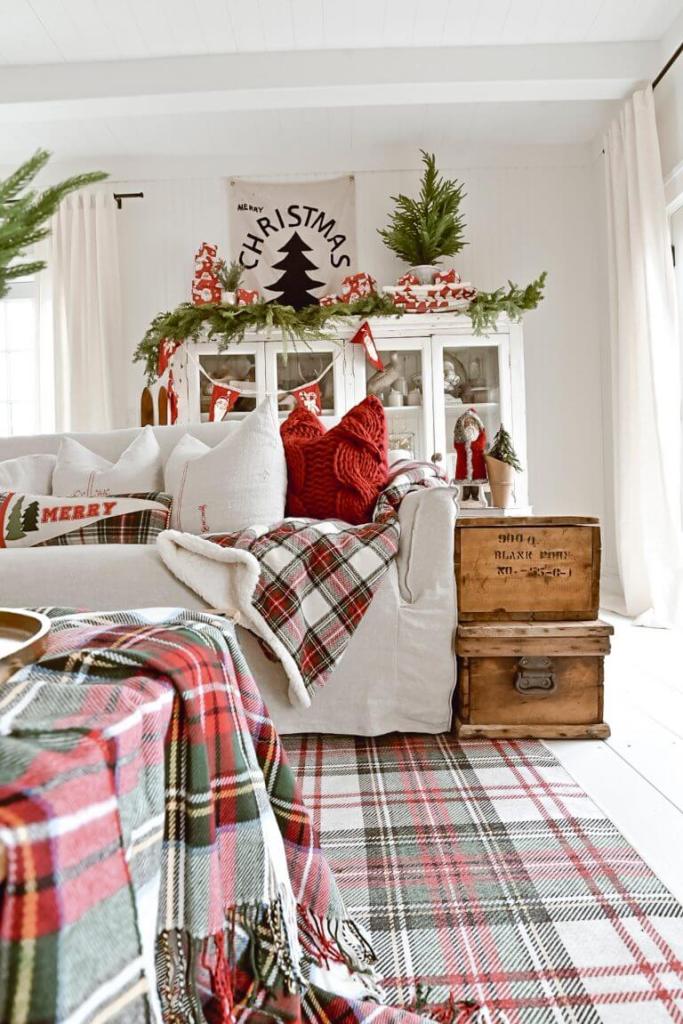 Eclectic Christmas Living Room Ideas