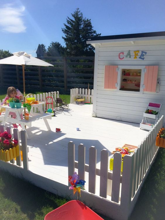 Charming Mini Café and Dining Area