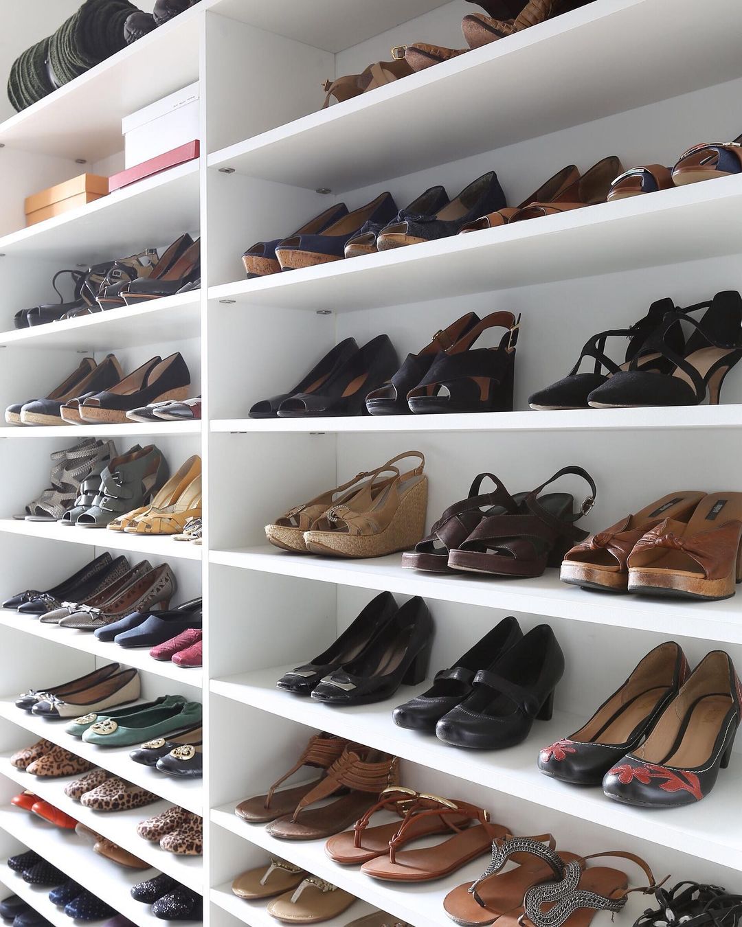 Compact Shoe Rack with Natural Wood Finish